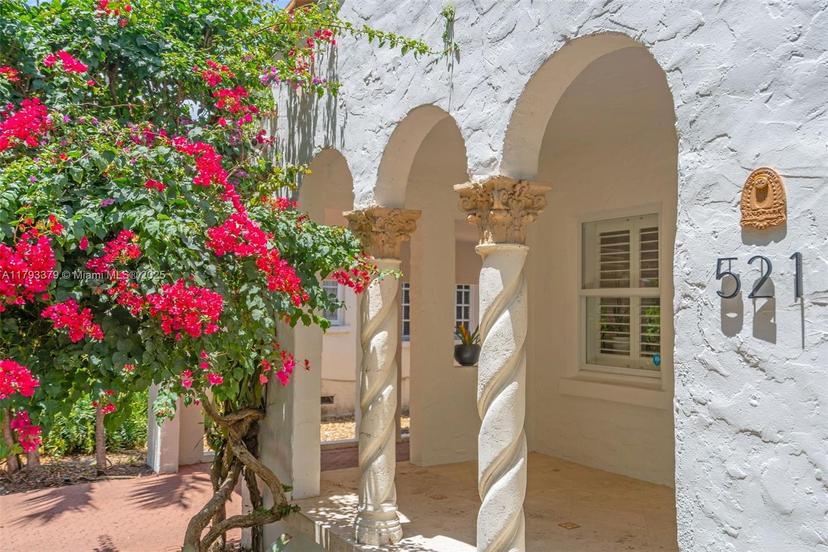 Picture of 521 San Lorenzo Avenue, Coral Gables FL 33146