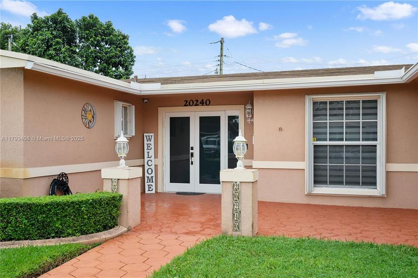 Picture of 20240 NW 4 Avenue, Miami FL 33169