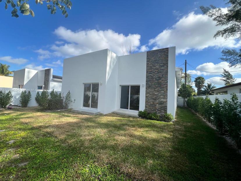 Picture of 2421 NW 23Rd Ln, Fort Lauderdale FL 33311