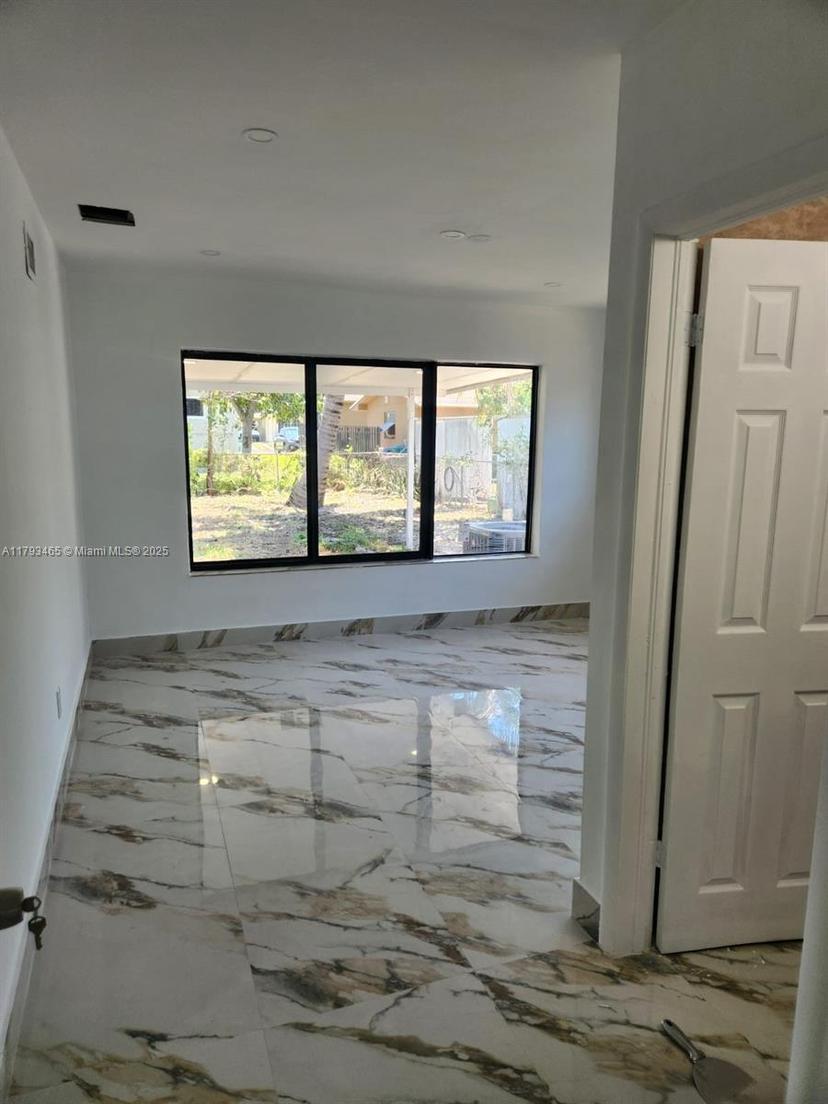 Picture of 19245 NW 12Th Ave, Miami Gardens FL 33169