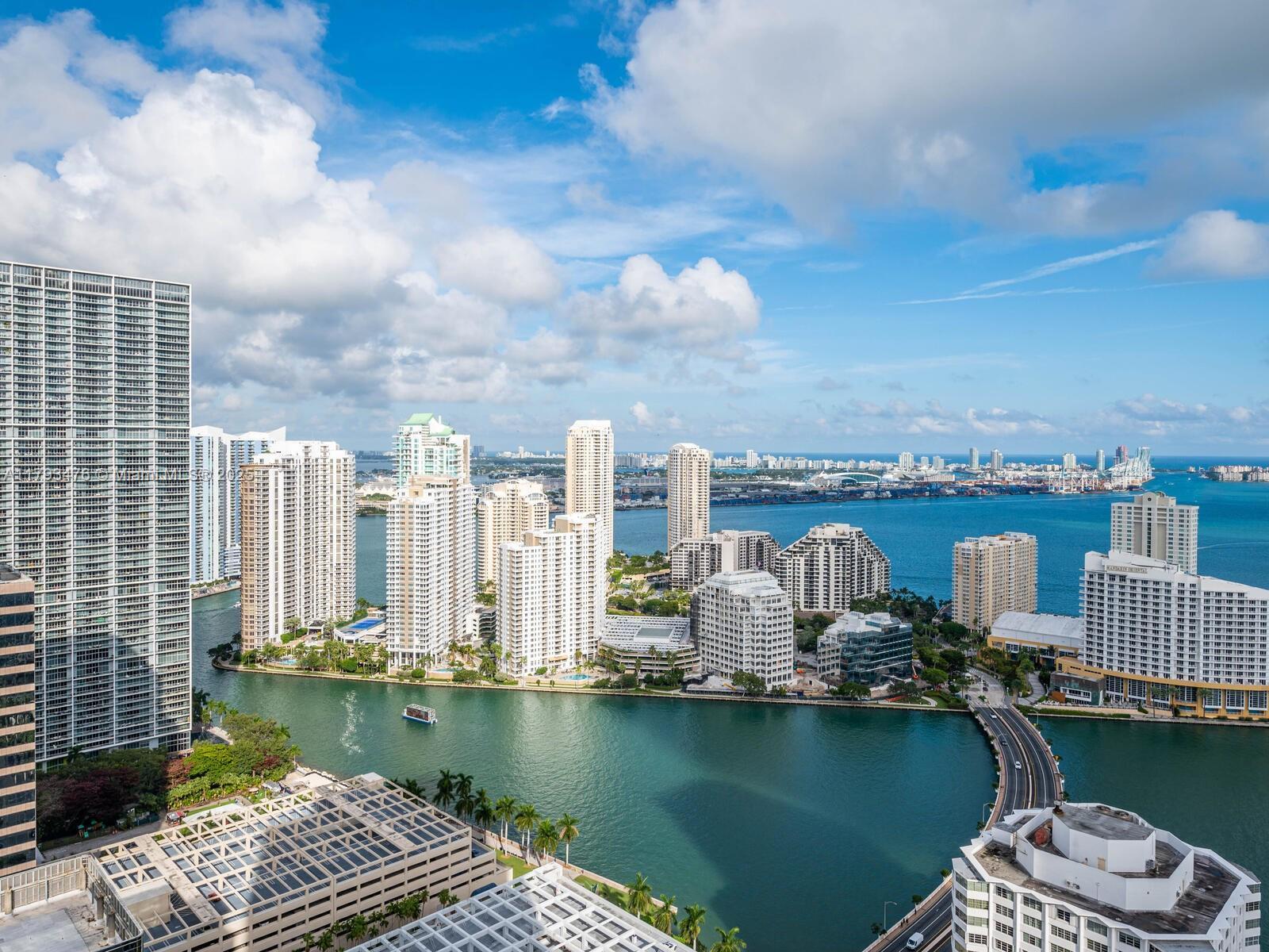 Picture of 950 Brickell Bay Dr # 4104, Miami, FL 33131