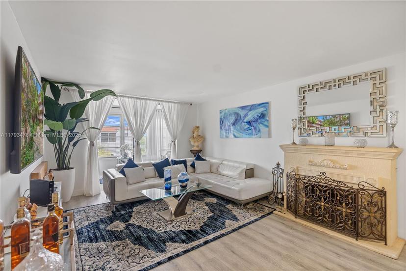 Picture of 2850 Somerset Dr # 410L, Lauderdale Lakes FL 33311