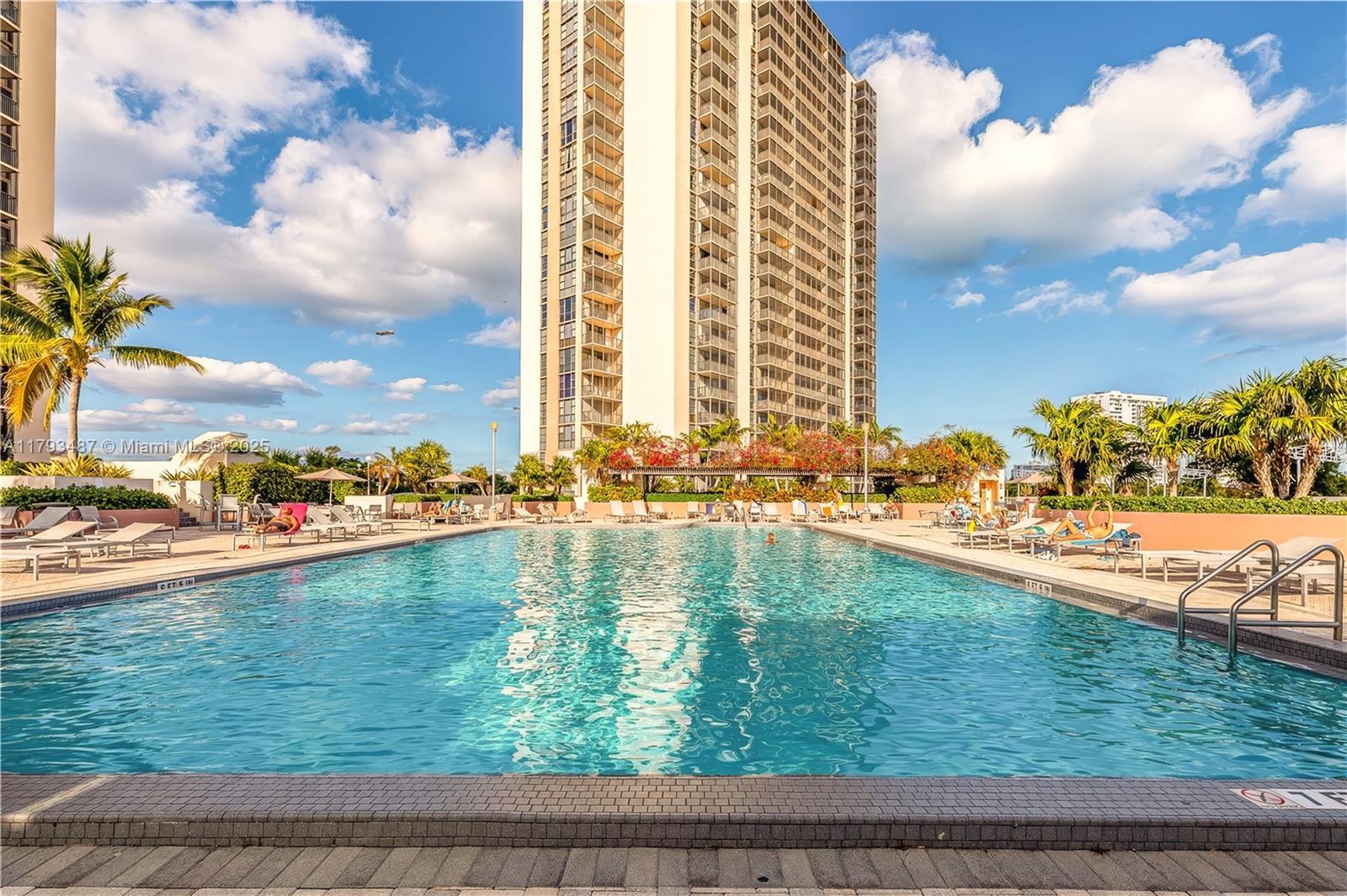 Picture of 20379 W Country Club Dr # 2336, Aventura, FL 33180