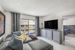 Picture of 1150 Collins Ave # 403, Miami Beach, FL 33139