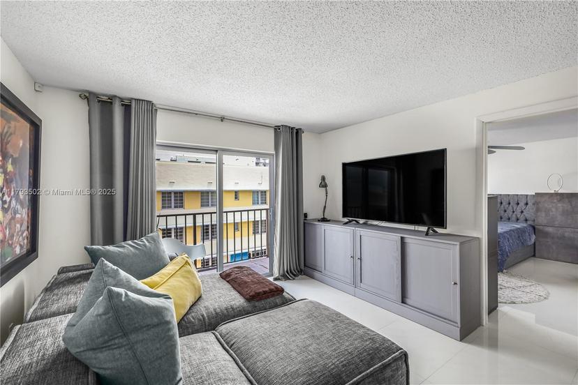 Picture of 1150 Collins Ave # 403, Miami Beach FL 33139
