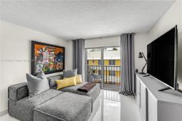 Picture of 1150 Collins Ave # 403, Miami Beach, FL 33139