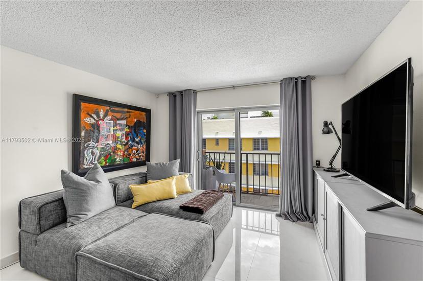Picture of 1150 Collins Ave # 403, Miami Beach FL 33139