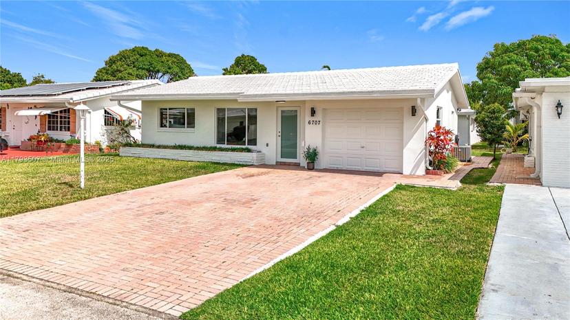 Picture of 6707 NW 71St St, Tamarac FL 33321