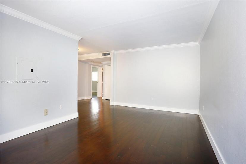 Picture of 95 Edgewater Dr # 206, Coral Gables FL 33133