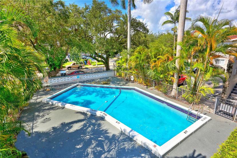 Picture of 95 Edgewater Dr # 206, Coral Gables FL 33133