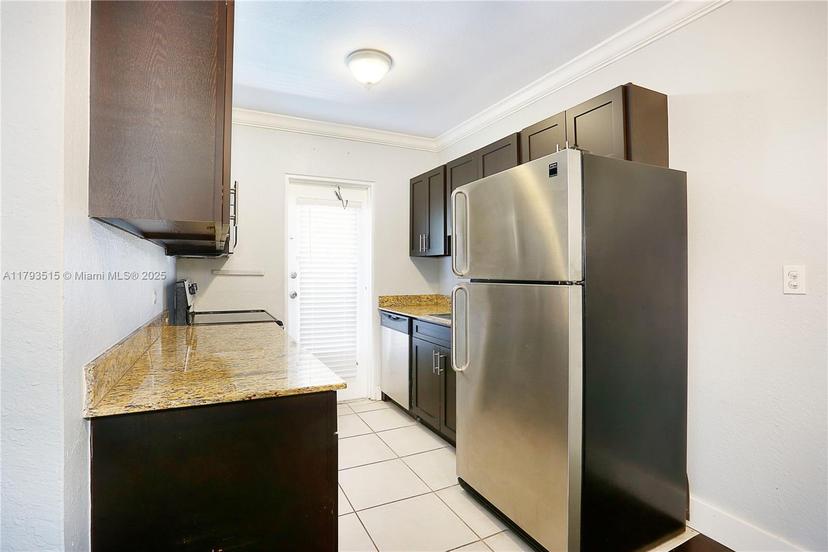 Picture of 95 Edgewater Dr # 206, Coral Gables FL 33133