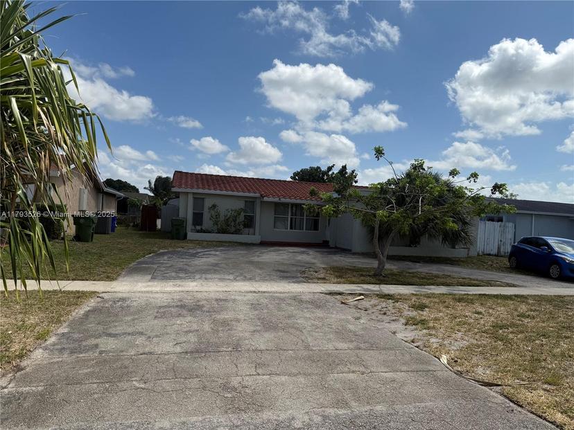 Picture of 8940 Johnson St, Pembroke Pines FL 33024