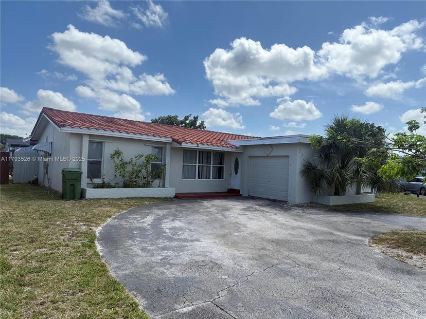 Picture of 8940 Johnson St, Pembroke Pines FL 33024