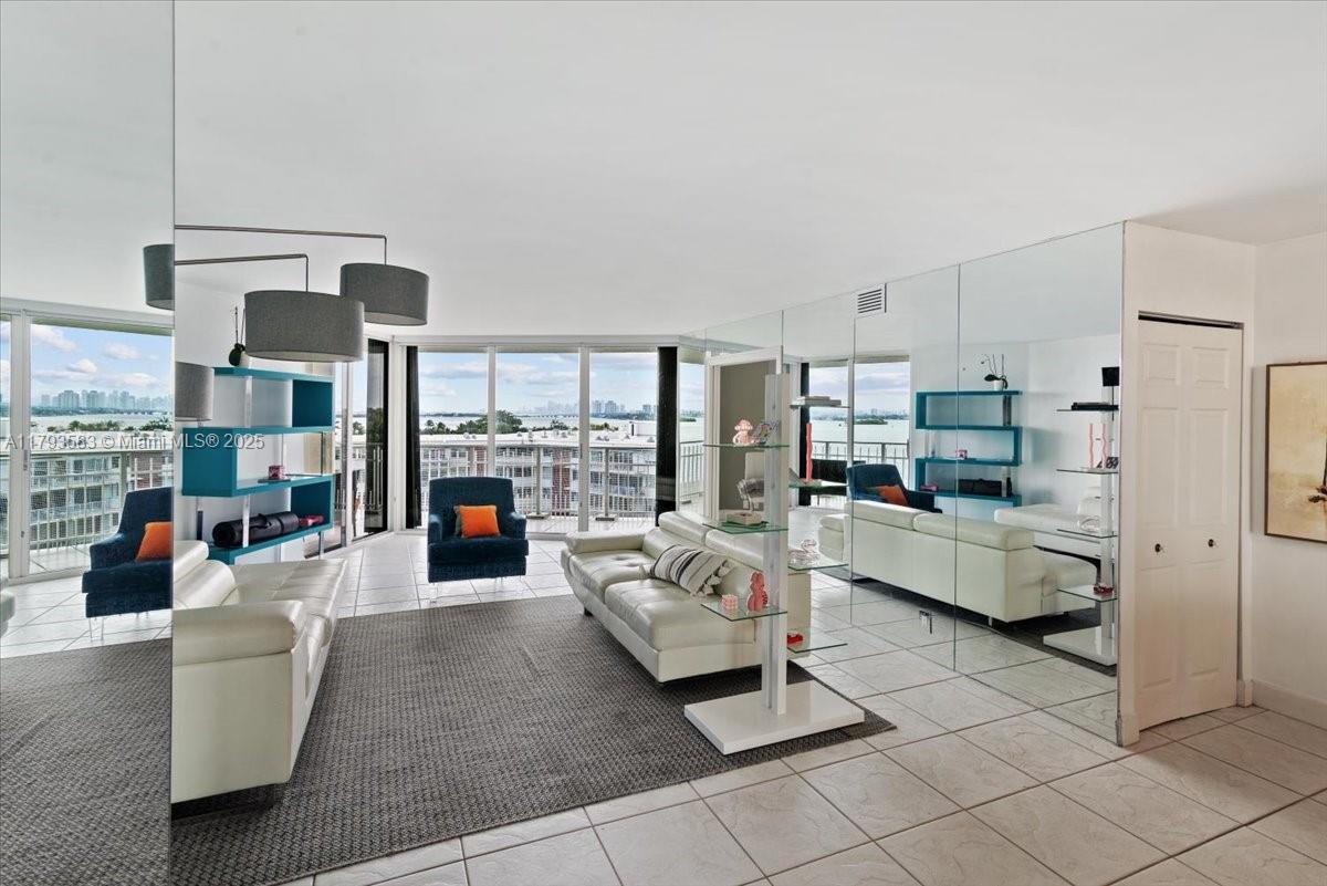 Picture of 4000 Towerside Ter # 704, Miami, FL 33138