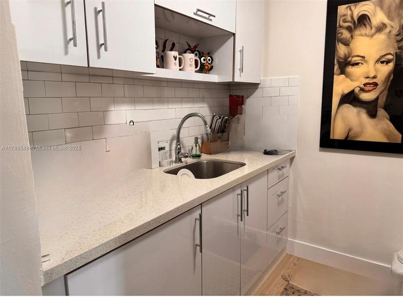 Picture of 900 Atlantic Shores Blvd # 116, Hallandale Beach FL 33009