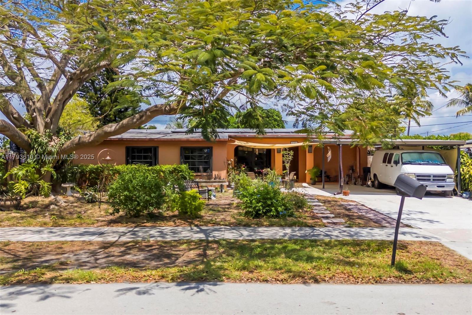 Picture of 9341 Marine Dr, Cutler Bay, FL 33189