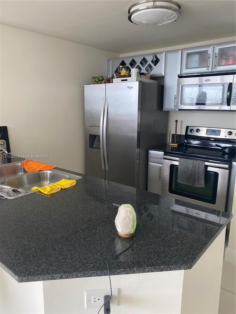 Picture of 1871 NW S River Dr # 903, Miami FL 33125