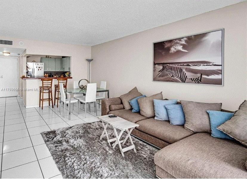 Picture of 13499 Biscayne Blvd # 913, North Miami FL 33181