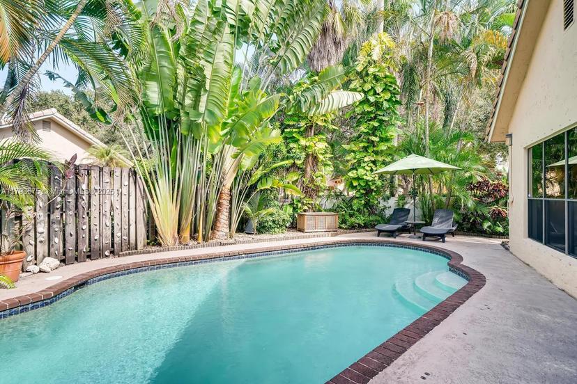 Picture of 11675 Berry Dr, Cooper City FL 33026