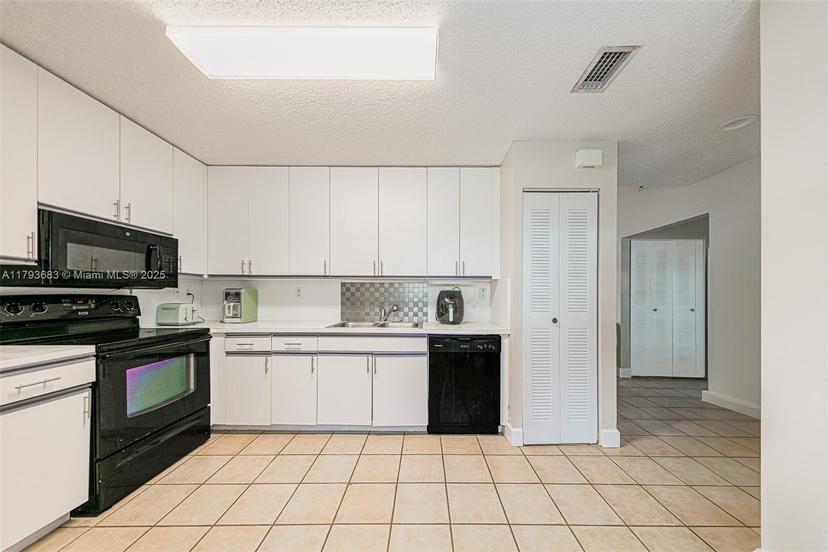 Picture of 14700 SW 139Th Ave # 40, Miami FL 33186