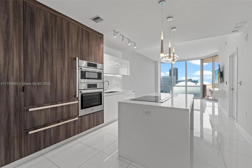 Picture of 851 NE 1St Ave # 1506, Miami FL 33132