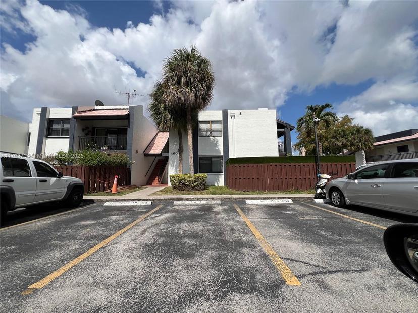 Picture of 460 W Park Dr # 103, Miami FL 33172