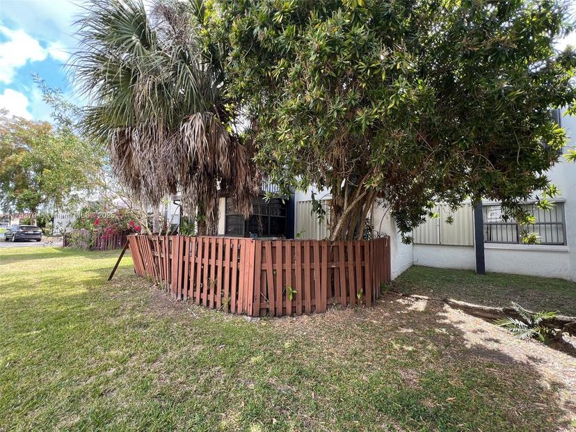 Picture of 460 W Park Dr # 103, Miami FL 33172