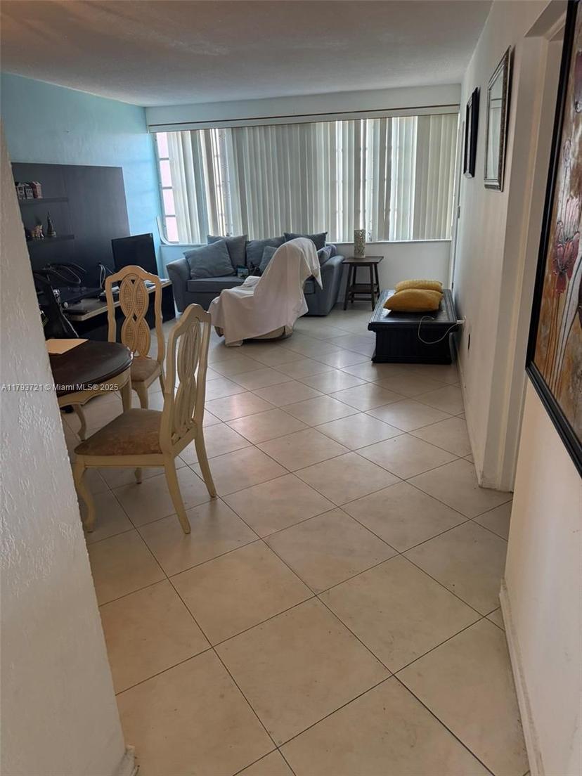 Picture of 18555 NE 14Th Ave # 602, Miami FL 33179