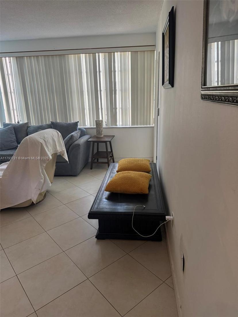 Picture of 18555 NE 14Th Ave # 602, Miami FL 33179