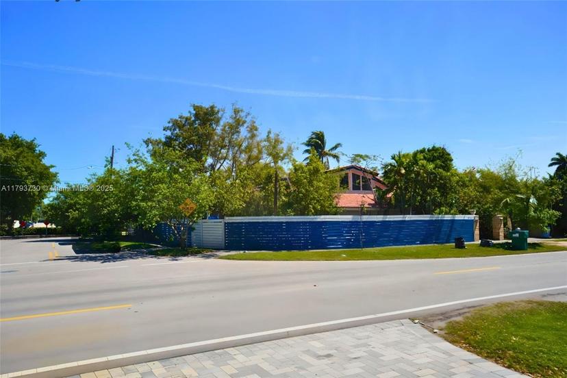 Picture of 19651 NE 22Nd Ave, Miami FL 33180