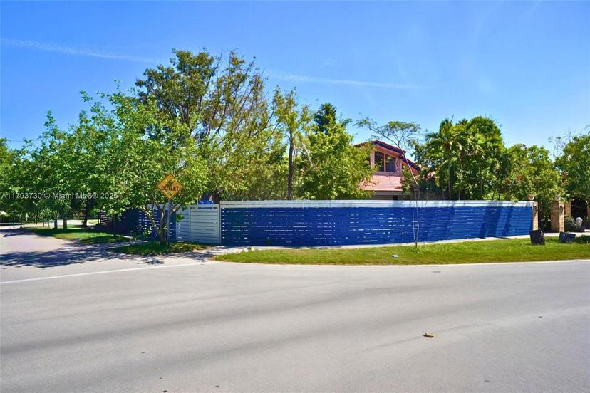 Picture of 19651 NE 22Nd Ave, Miami FL 33180