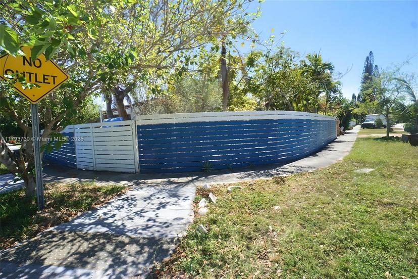 Picture of 19651 NE 22Nd Ave, Miami FL 33180