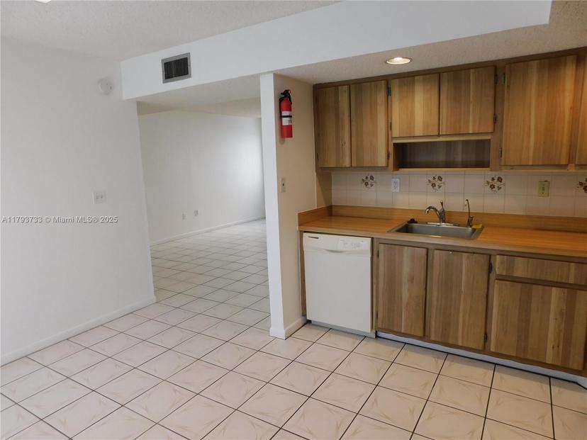 Picture of 8005 SW 107 Av # 118, Miami FL 33173