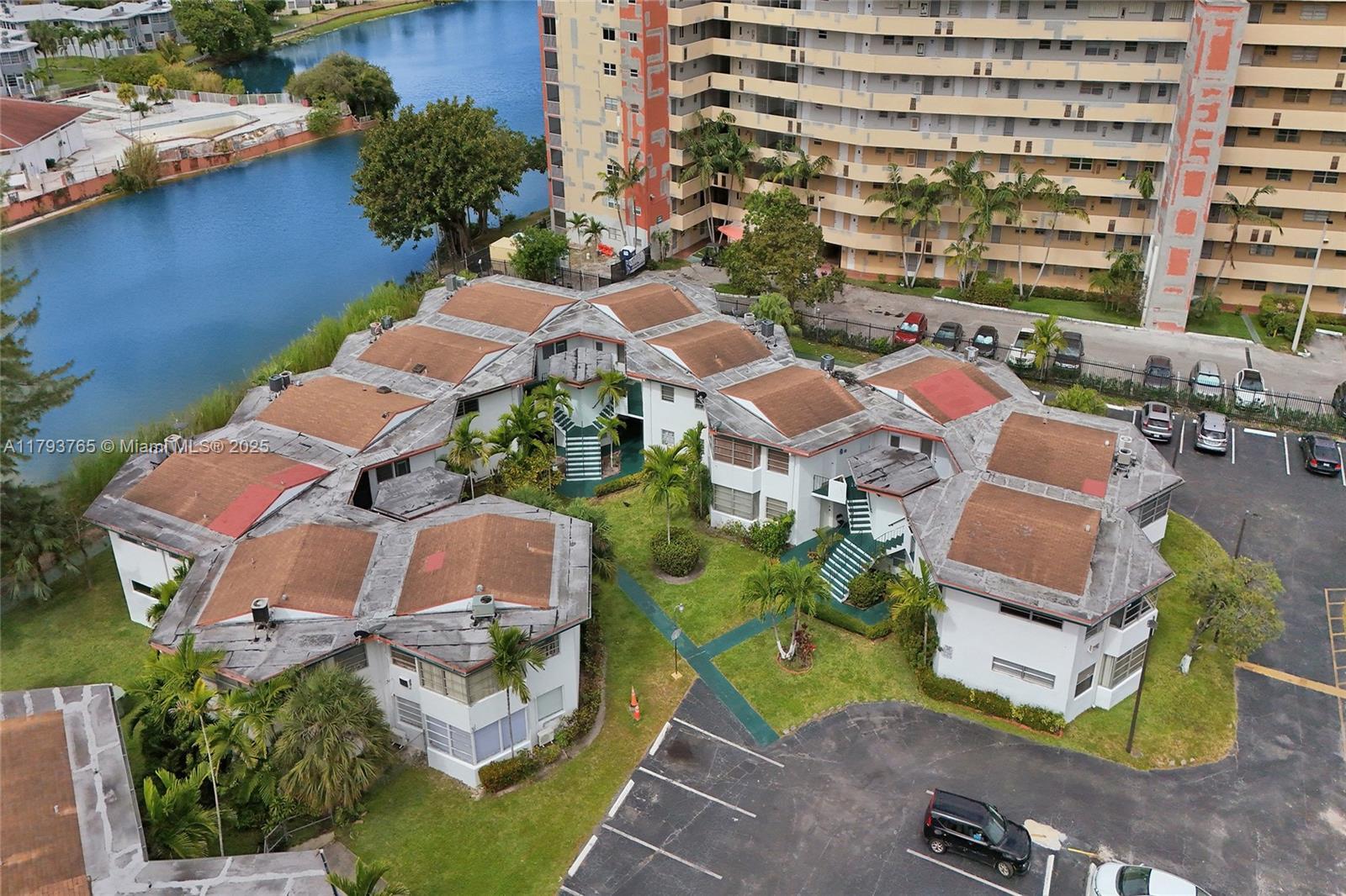 Picture of 18746 NE 18Th Ave # 146, Miami, FL 33179