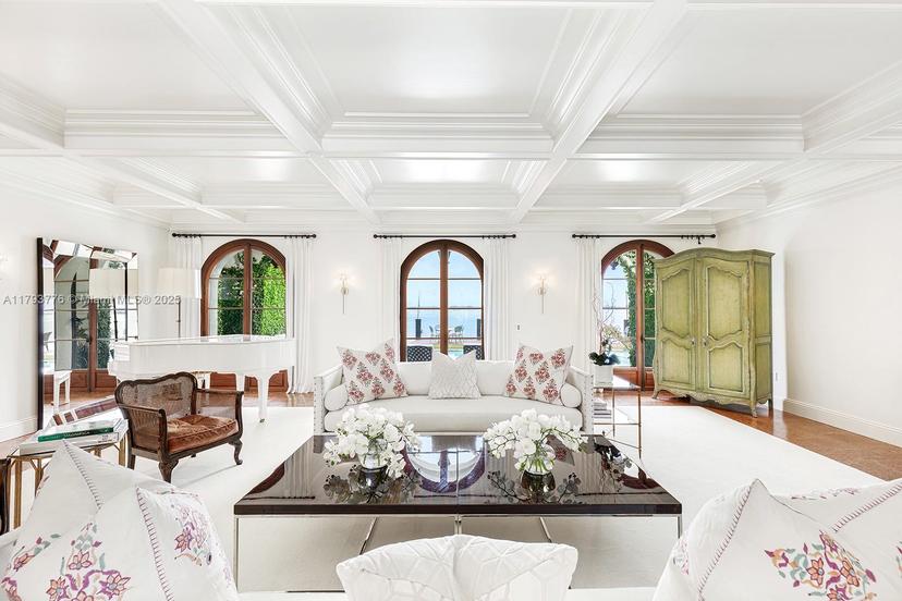 Picture of 5396 N Bay Rd, Miami Beach FL 33140