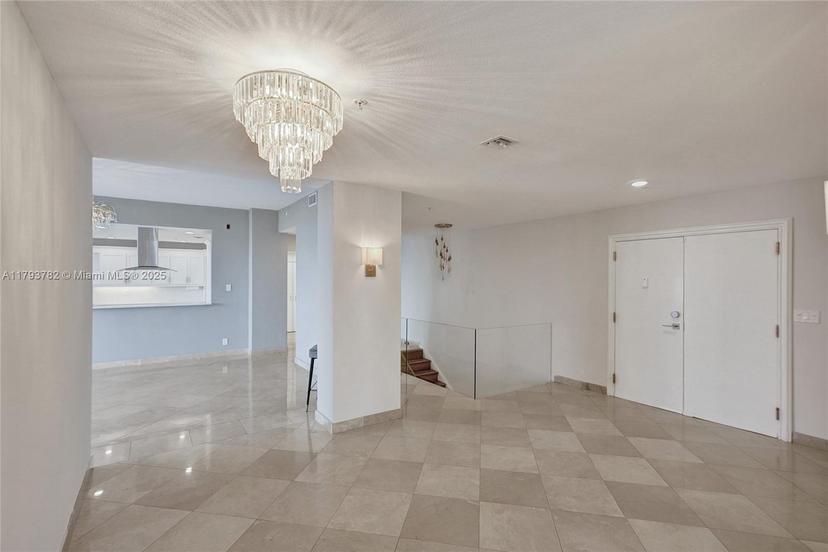 Picture of 20355 NE 34Th Ct # 2725, Aventura FL 33180
