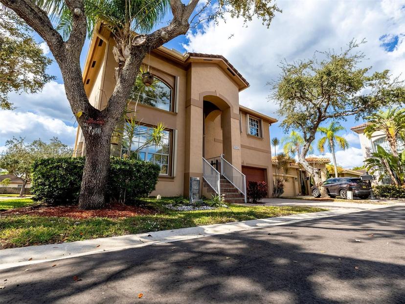 Picture of 16017 Opal Creek Dr, Weston FL 33331