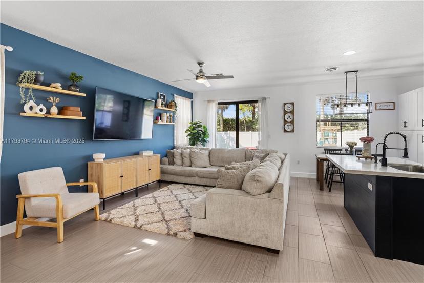 Picture of 4859 NW 55Th Pl, Tamarac FL 33319