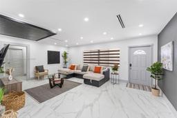 Picture of 440 SE 8Th Ave, Pompano Beach, FL 33060