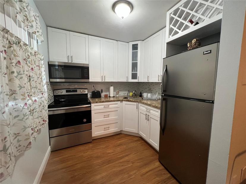 Picture of 17255 SW 95Th Ave # 247, Palmetto Bay FL 33157