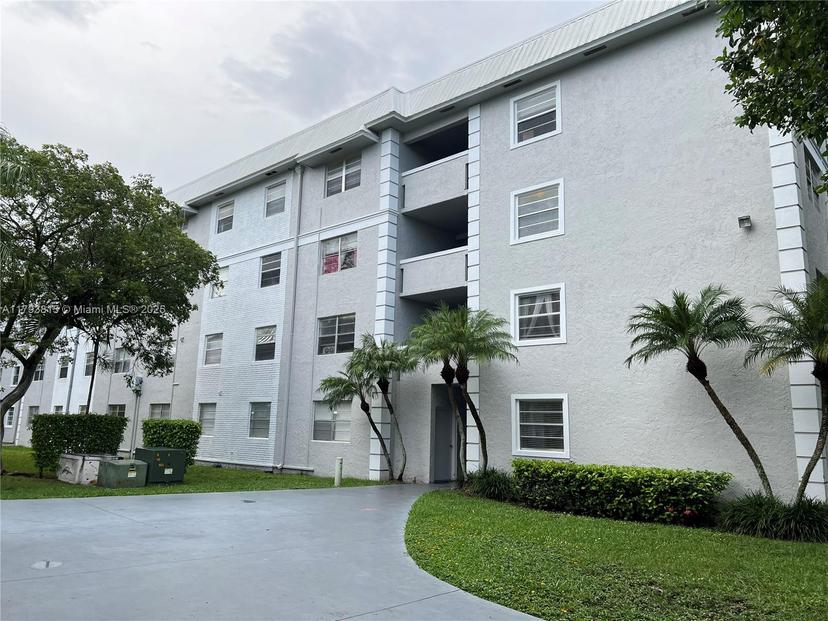 Picture of 17255 SW 95Th Ave # 247, Palmetto Bay FL 33157