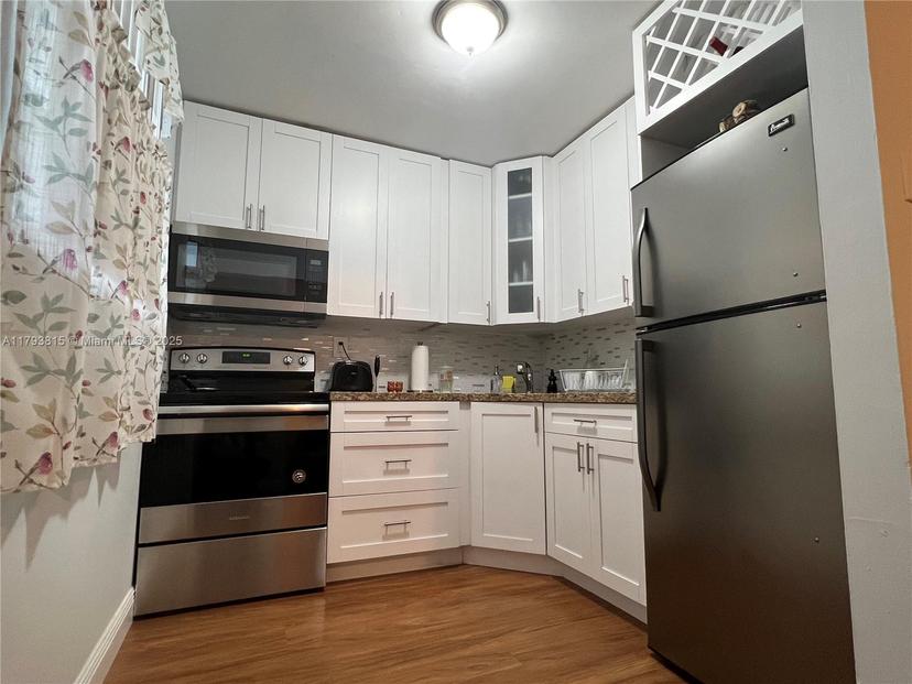 Picture of 17255 SW 95Th Ave # 247, Palmetto Bay FL 33157