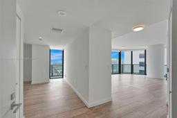 Picture of 55 SW 9Th St # 4008, Miami, FL 33130