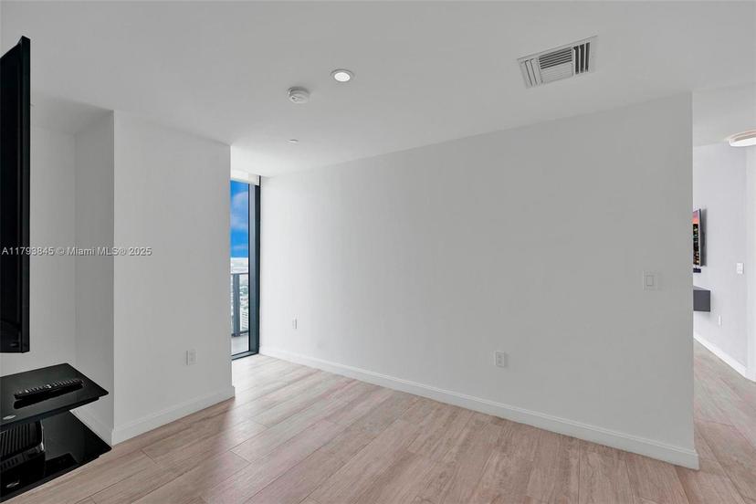 Picture of 55 SW 9Th St # 4008, Miami FL 33130