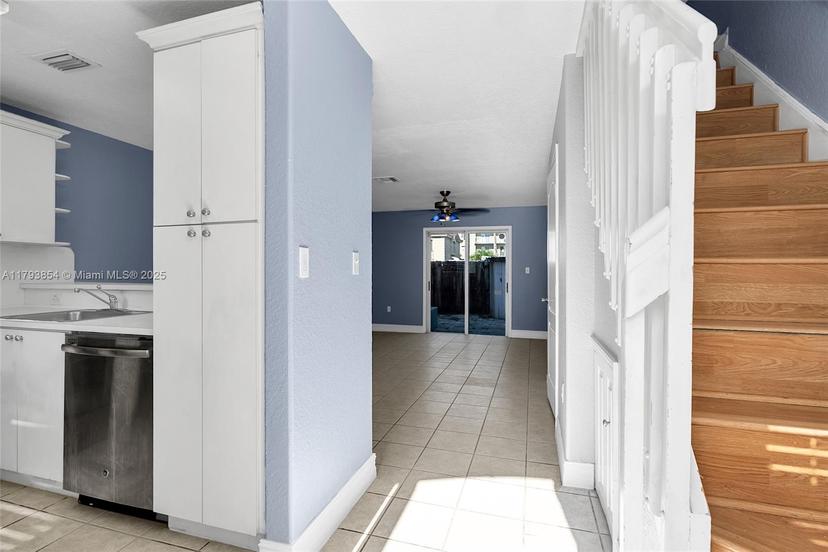 Picture of 7975 NW 8Th St # 44F, Miami FL 33126