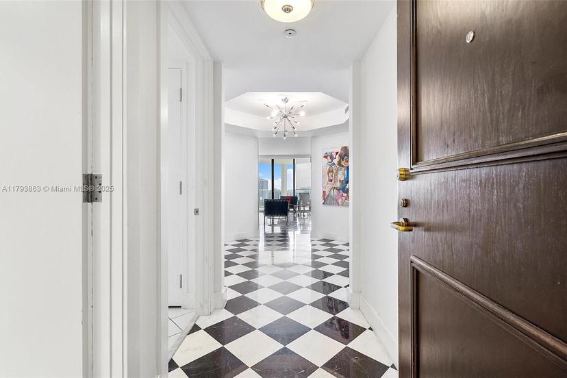 Picture of 19500 Turnberry Way # 20D, Aventura FL 33180