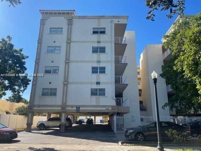 Picture of 2008 Jackson St # D9, Hollywood FL 33020