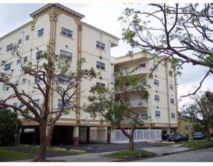 Picture of 2008 Jackson St # D9, Hollywood FL 33020
