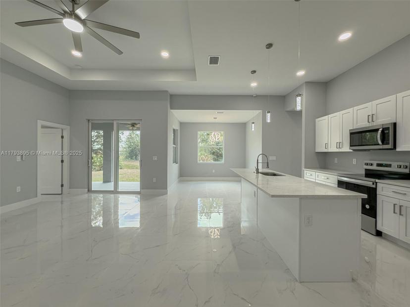 Picture of 438 Raymer St, Lehigh Acres FL 33974
