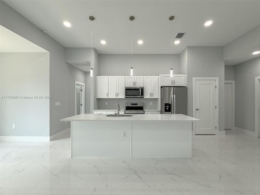 Picture of 438 Raymer St, Lehigh Acres FL 33974